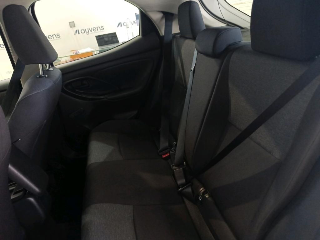 toyota-yaris-2021-hibrido-a-gasolina-1490cc