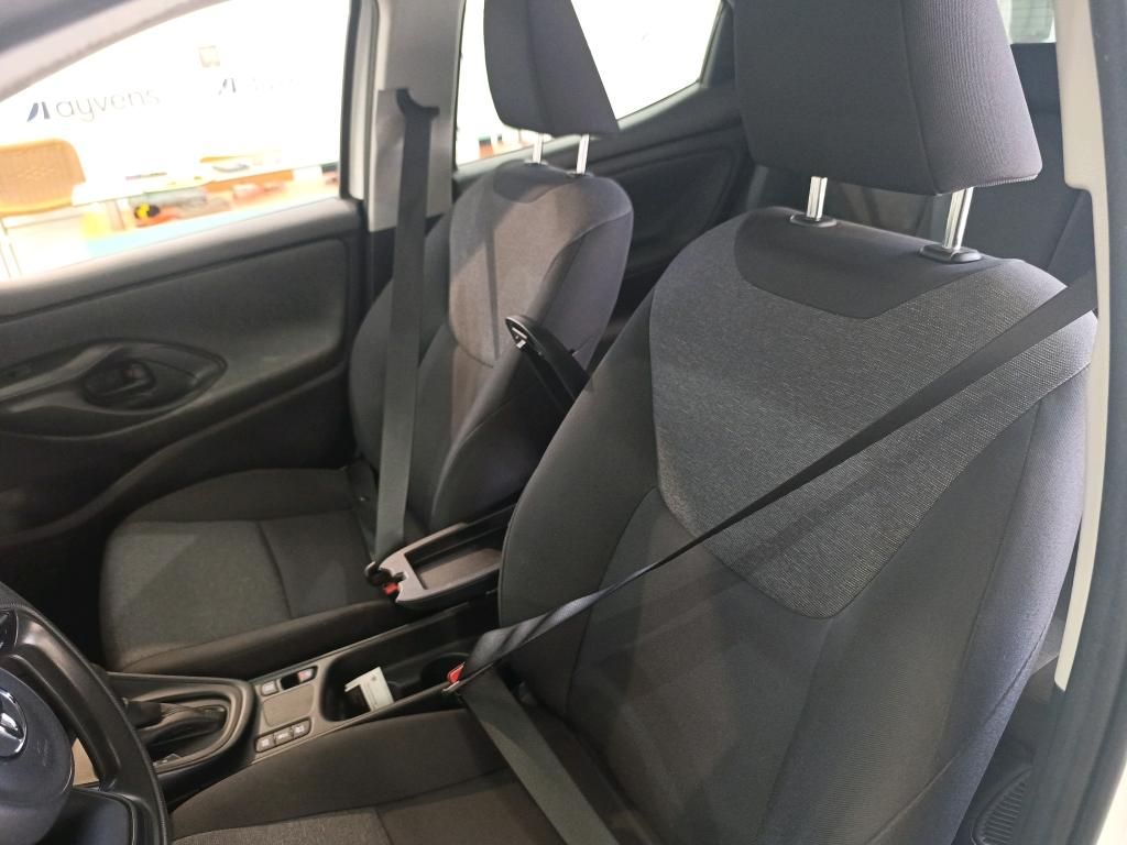 toyota-yaris-2021-hibrido-a-gasolina-1490cc