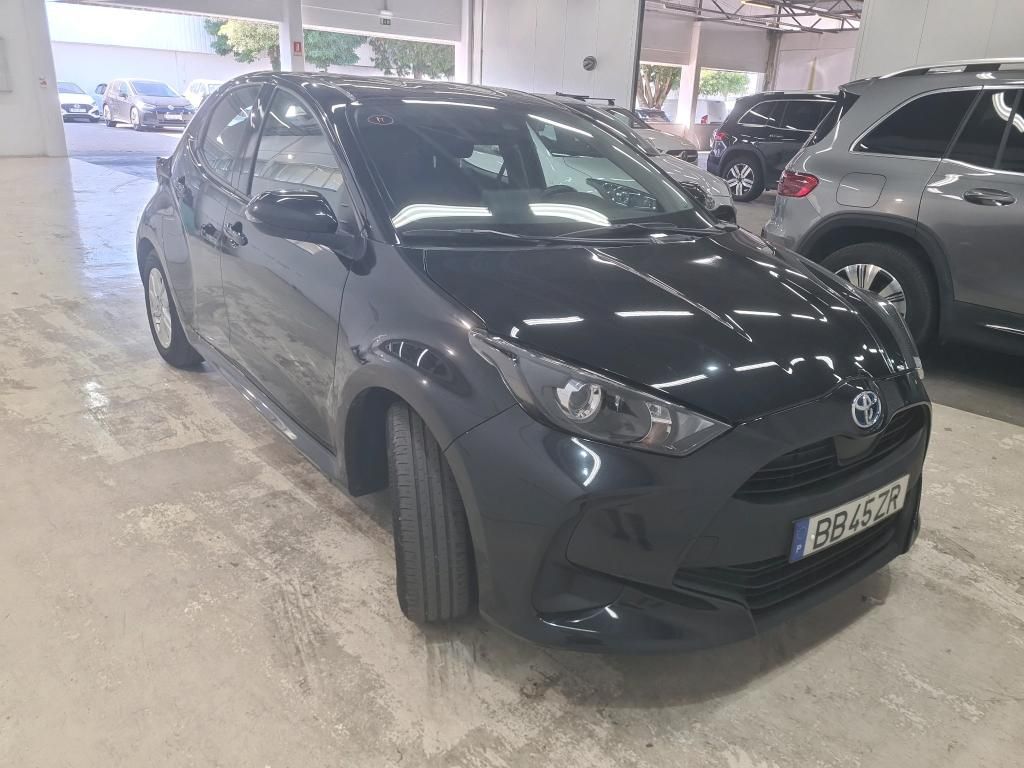 toyota-yaris-2023-hibrido-a-gasolina-1490cc