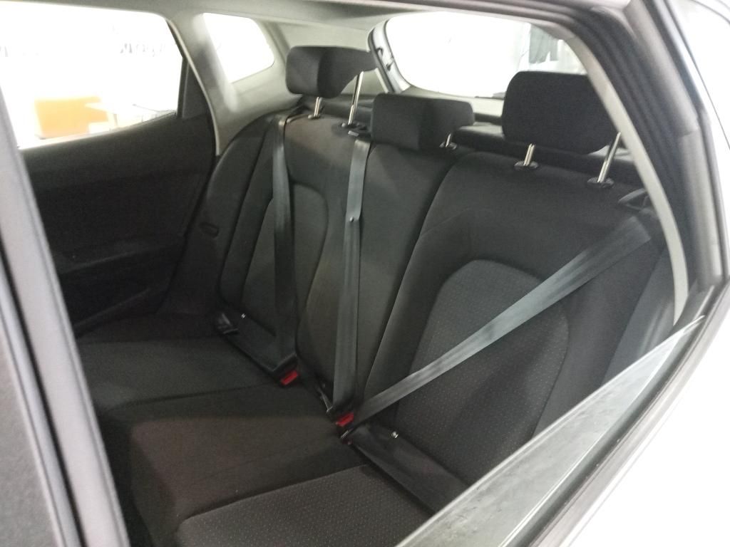 seat-arona-2023-gasolina-999cc