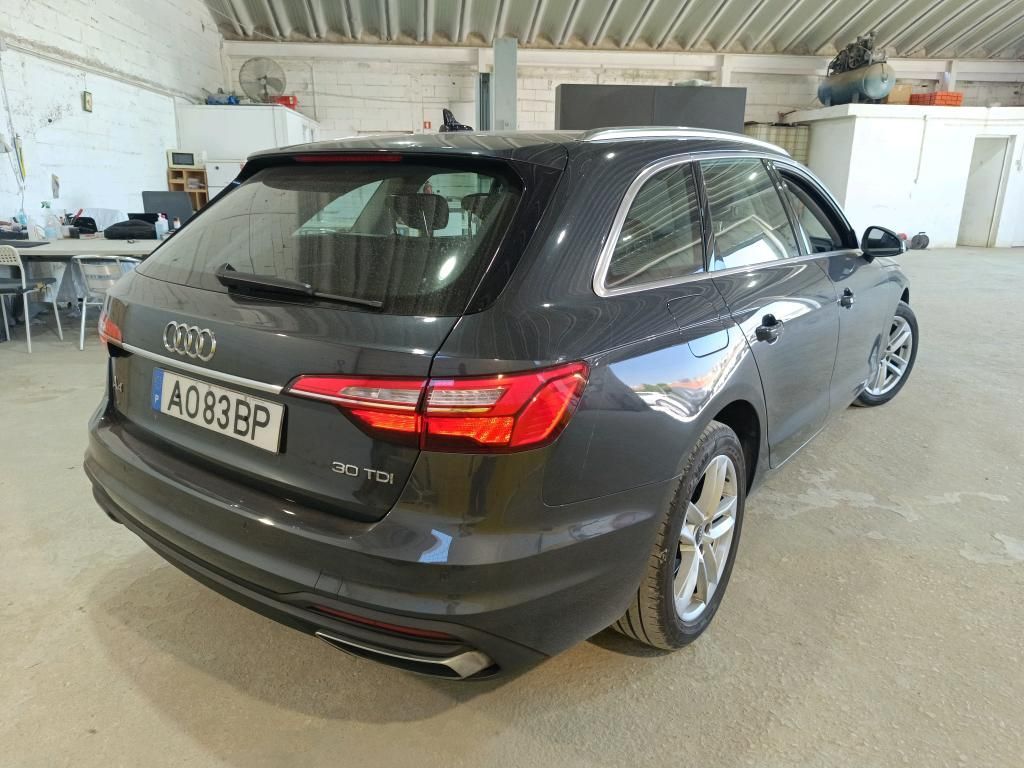 audi-a4-avant-2022-diesel-1968cc