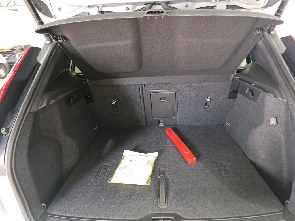 volvo-xc40-2023-gasolina-1477cc