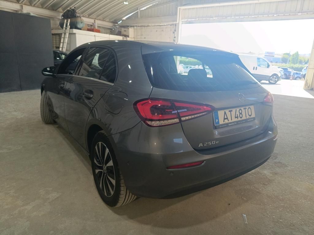 mercedes-benz-classe-a-2022-hibrido-a-gasolina-1332cc