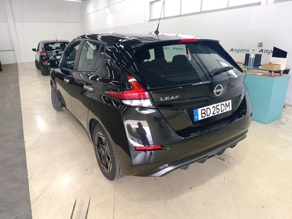 nissan-leaf-2023-eletrico-0cc