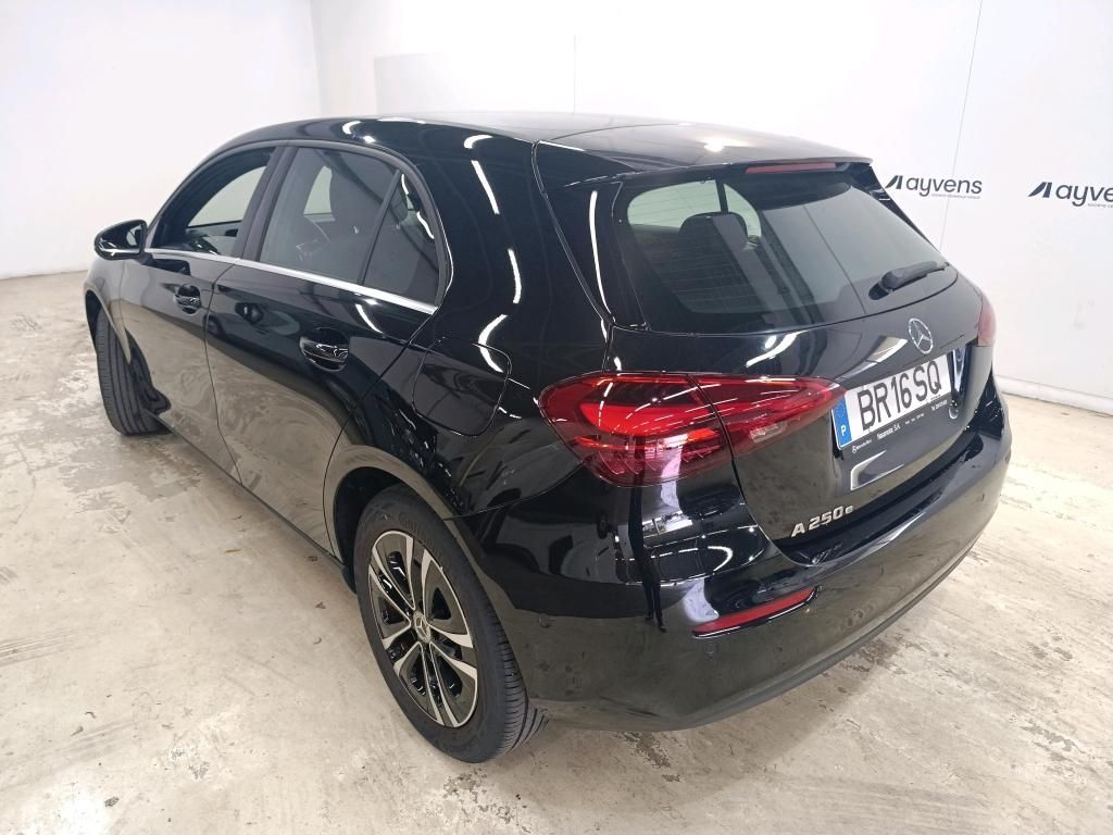 mercedes-benz-classe-a-2025-hibrido-a-gasolina-1332cc