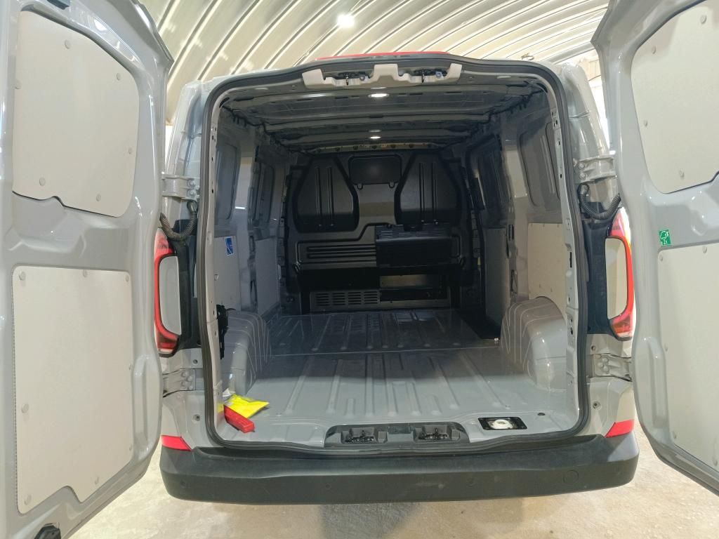 volkswagen-transporter-2025-diesel-1996cc