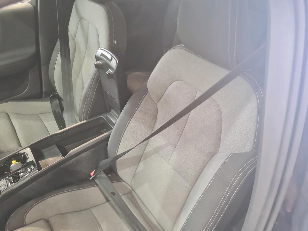 volvo-xc40-2023-hibrido-a-gasolina-1477cc