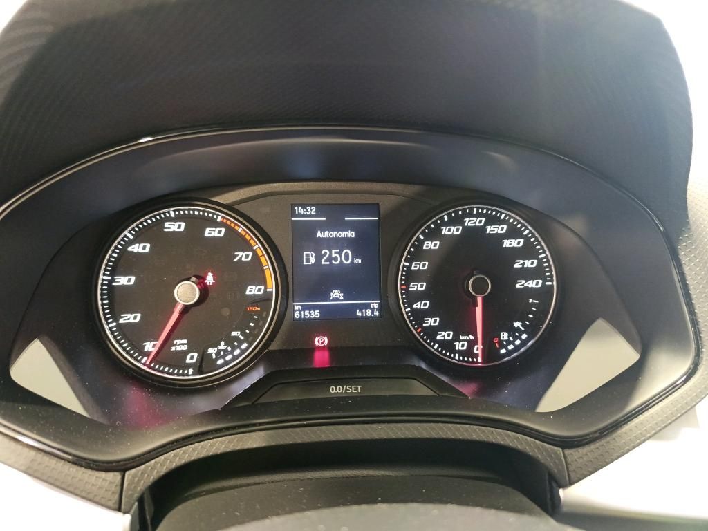 seat-arona-2023-gasolina-999cc
