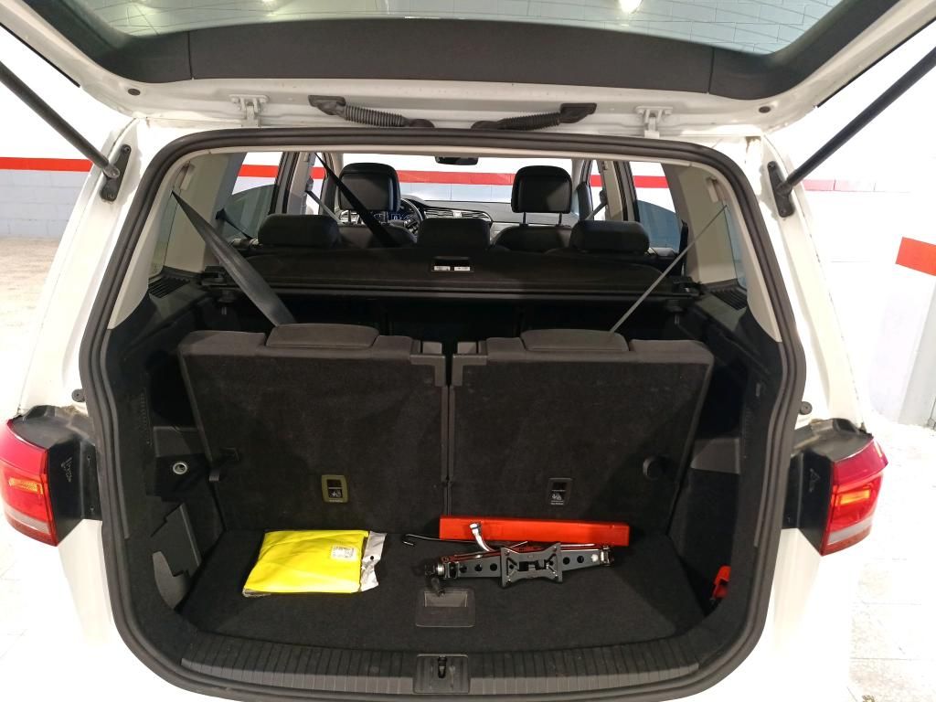 volkswagen-touran-2021-diesel-1968cc