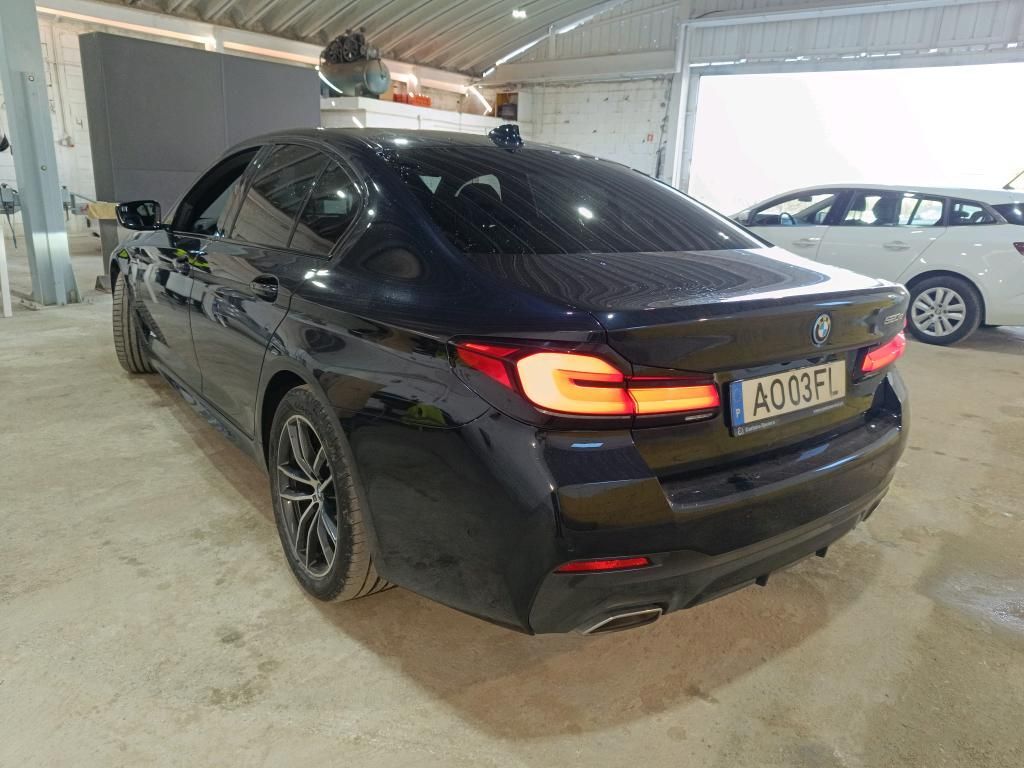 bmw-serie-5-2022-hibrido-a-gasolina-1998cc