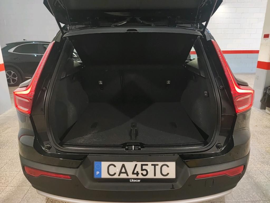 volvo-xc40-2025-gasolina-1969cc