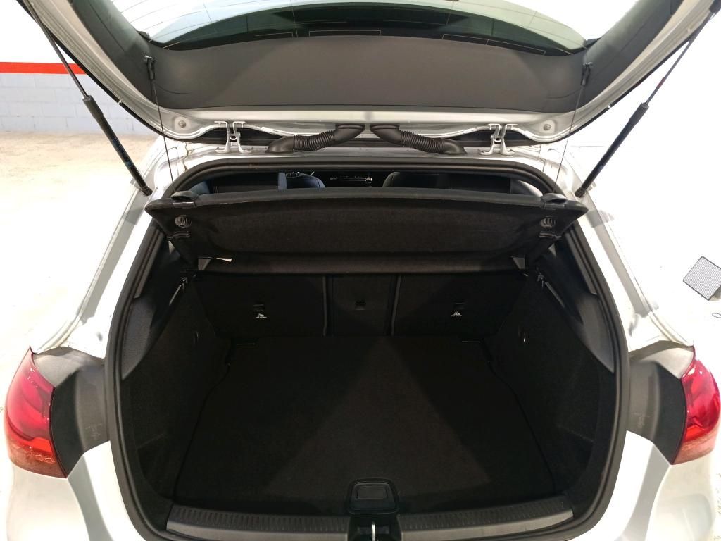 mercedes-benz-classe-a-2023-gasolina-1332cc