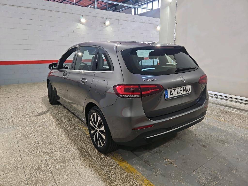 mercedes-benz-classe-b-2022-hibrido-a-gasolina-1332cc
