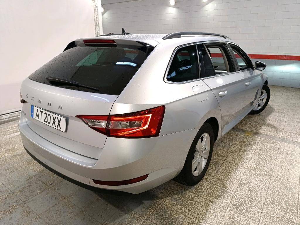 skoda-superb-2022-diesel-1968cc