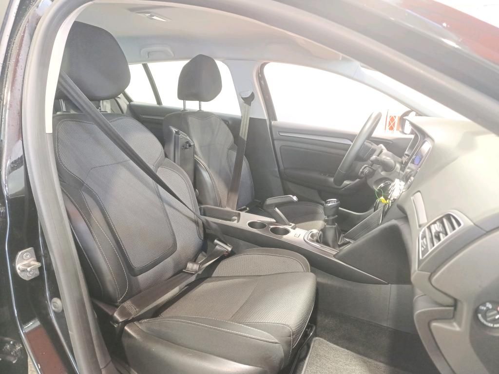 renault-megane-sport-tourer-2023-diesel-1461cc