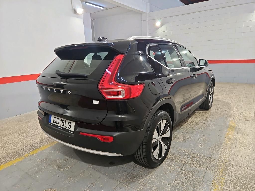 volvo-xc40-2023-hibrido-a-gasolina-1477cc