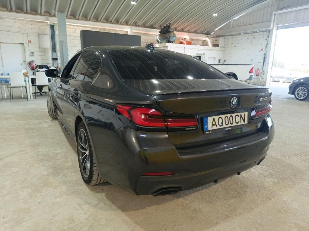 bmw-serie-5-2022-hibrido-a-gasolina-1998cc