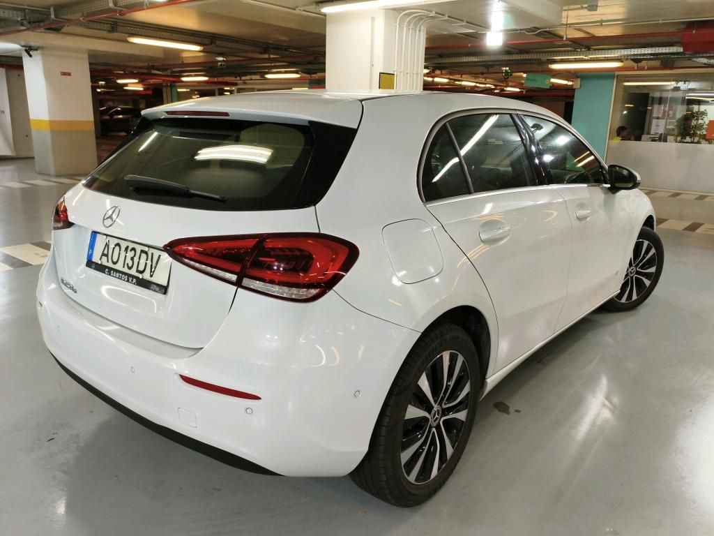 mercedes-benz-classe-a-2022-hibrido-a-gasolina-1332cc