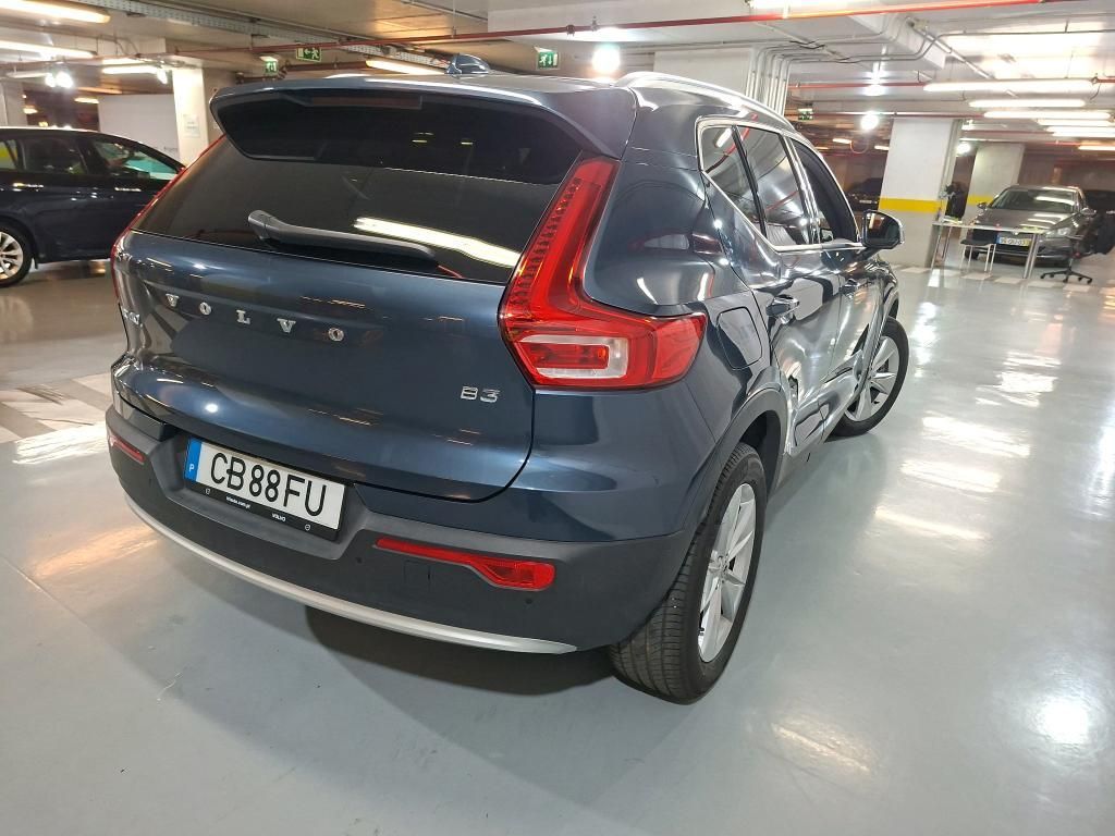 volvo-xc40-2025-gasolina-1969cc