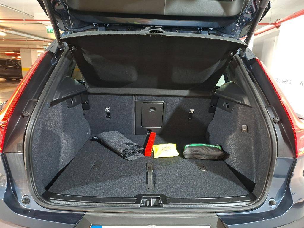 volvo-xc40-2025-gasolina-1969cc
