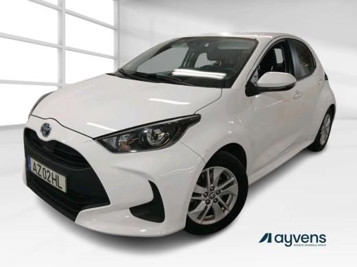 toyota-yaris-2023-hibrido-a-gasolina-1490cc