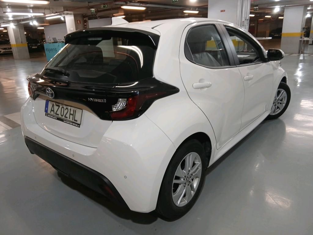 toyota-yaris-2023-hibrido-a-gasolina-1490cc