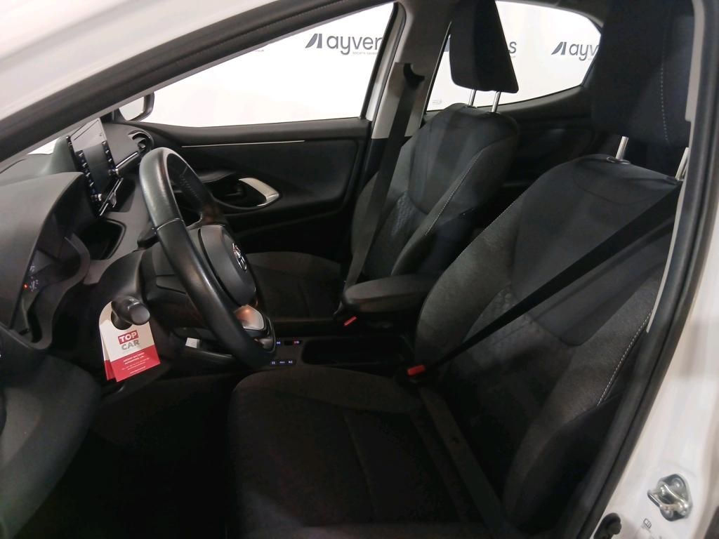 toyota-yaris-2023-hibrido-a-gasolina-1490cc