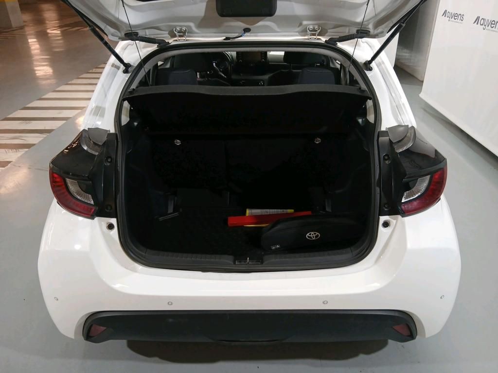 toyota-yaris-2023-hibrido-a-gasolina-1490cc