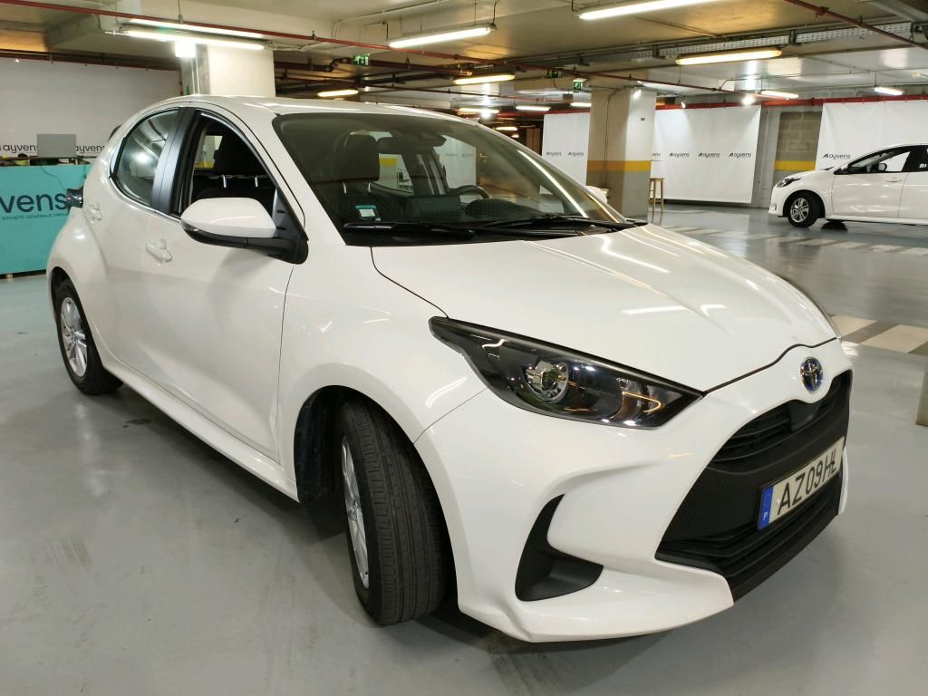 toyota-yaris-2023-hibrido-a-gasolina-1490cc