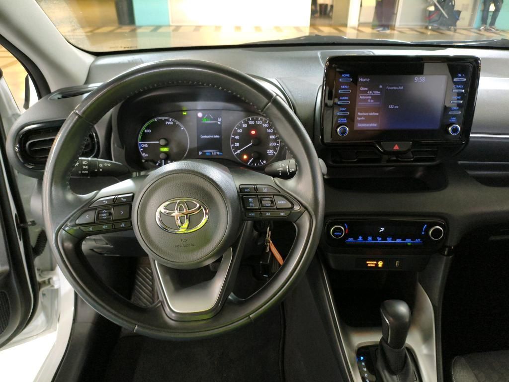 toyota-yaris-2023-hibrido-a-gasolina-1490cc