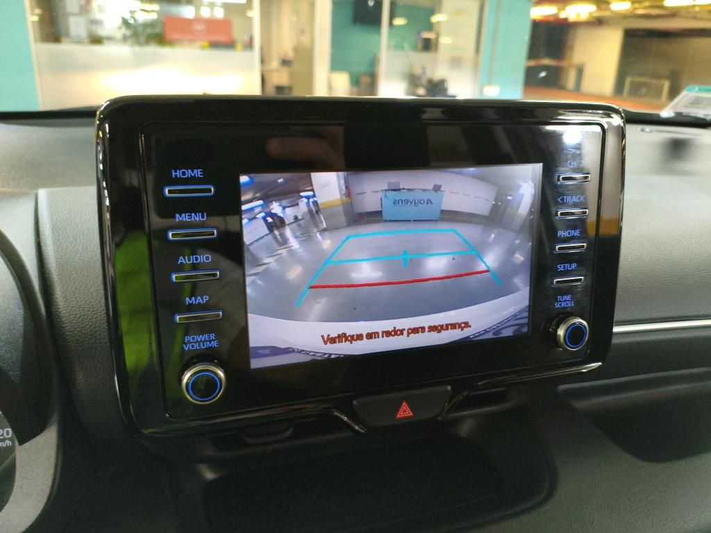 toyota-yaris-2023-hibrido-a-gasolina-1490cc