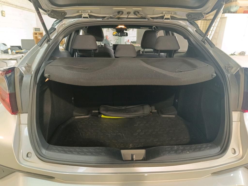 toyota-c-hr-2023-hibrido-a-gasolina-1798cc