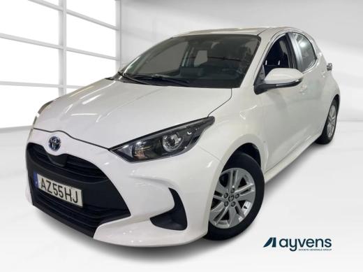 toyota-yaris-2023-hibrido-a-gasolina-1490cc