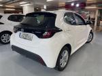 toyota-yaris-2023-hibrido-a-gasolina-1490cc