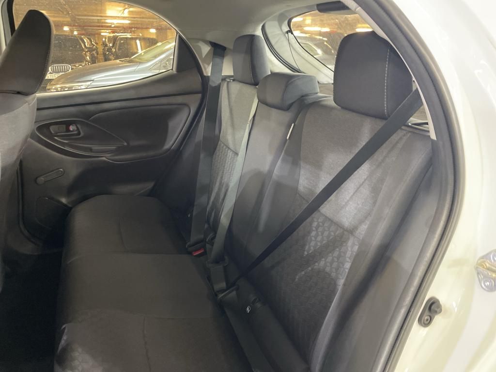 toyota-yaris-2023-hibrido-a-gasolina-1490cc