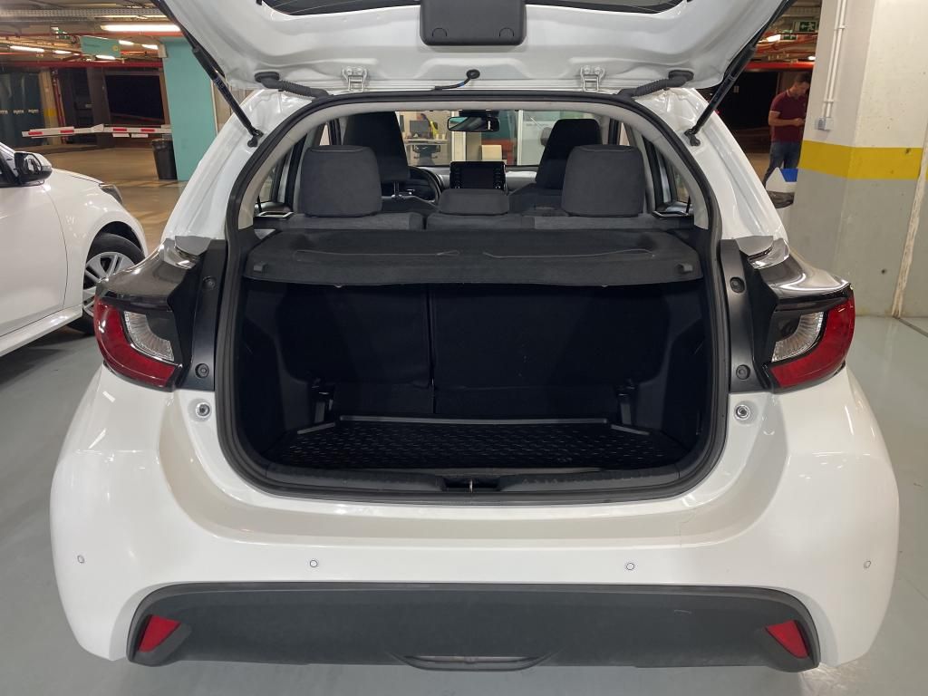 toyota-yaris-2023-hibrido-a-gasolina-1490cc