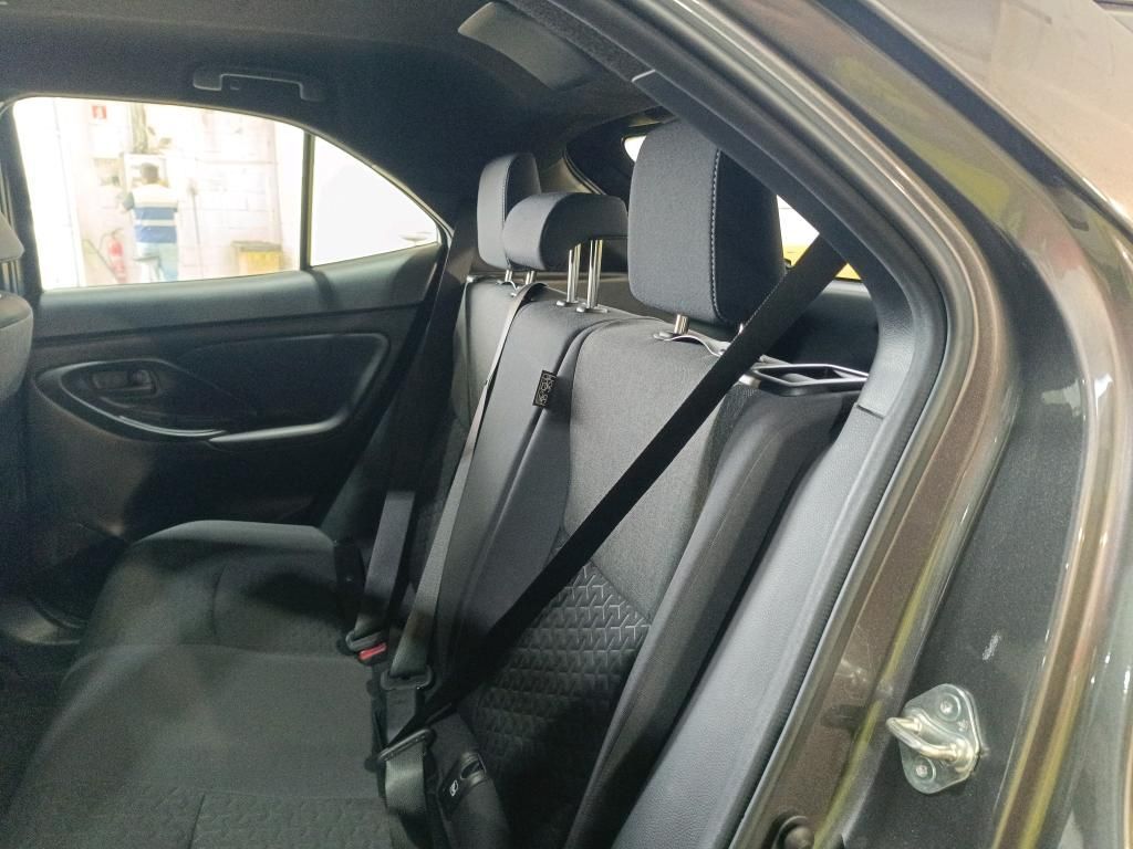 toyota-yaris-2022-hibrido-a-gasolina-1490cc