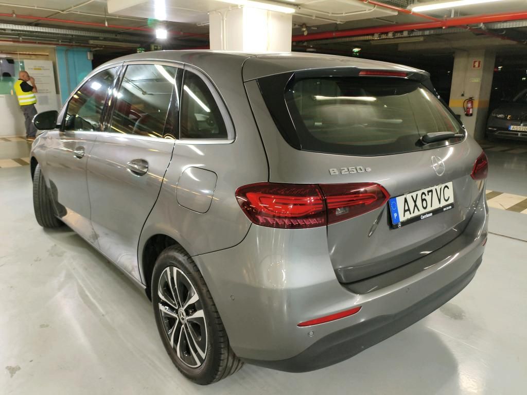 mercedes-benz-classe-b-2023-hibrido-a-gasolina-1332cc
