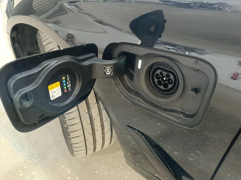 bmw-serie-5-2022-hibrido-a-gasolina-1998cc