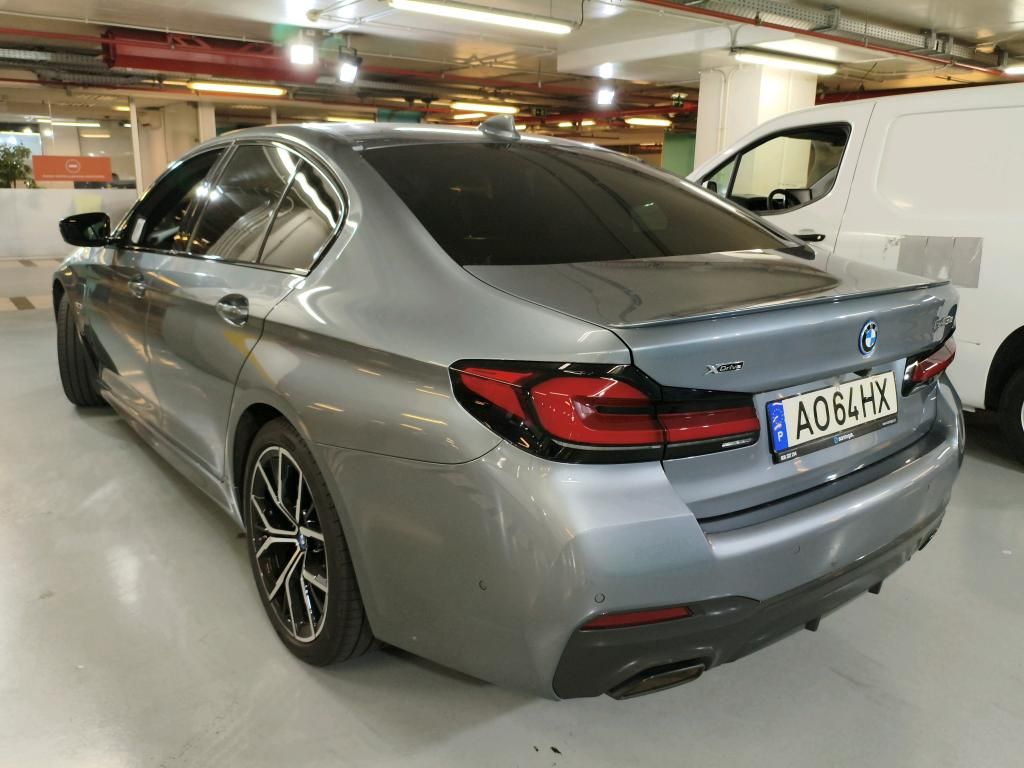 bmw-serie-5-2022-hibrido-a-gasolina-2998cc