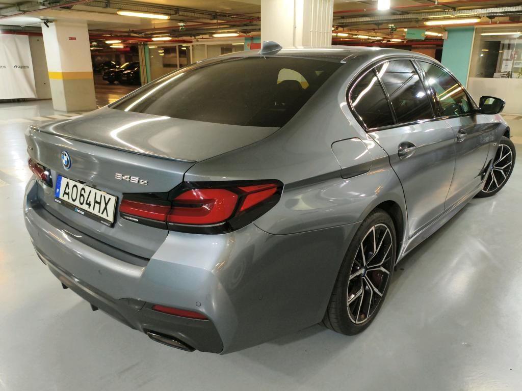 bmw-serie-5-2022-hibrido-a-gasolina-2998cc