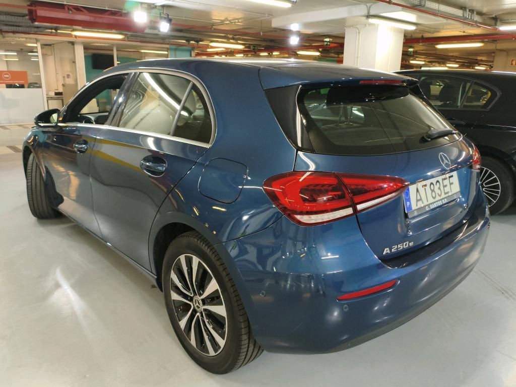 mercedes-benz-classe-a-2022-hibrido-a-gasolina-1332cc