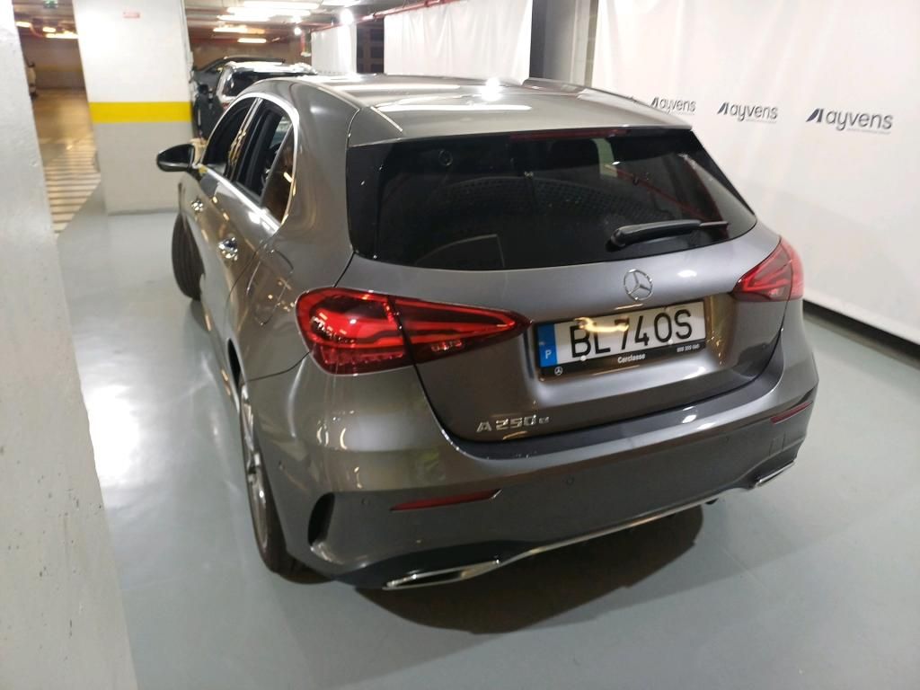 mercedes-benz-classe-a-2024-hibrido-a-gasolina-1332cc
