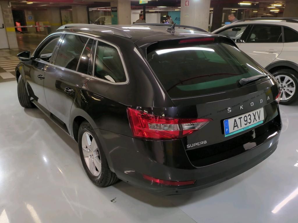 skoda-superb-2022-diesel-1968cc