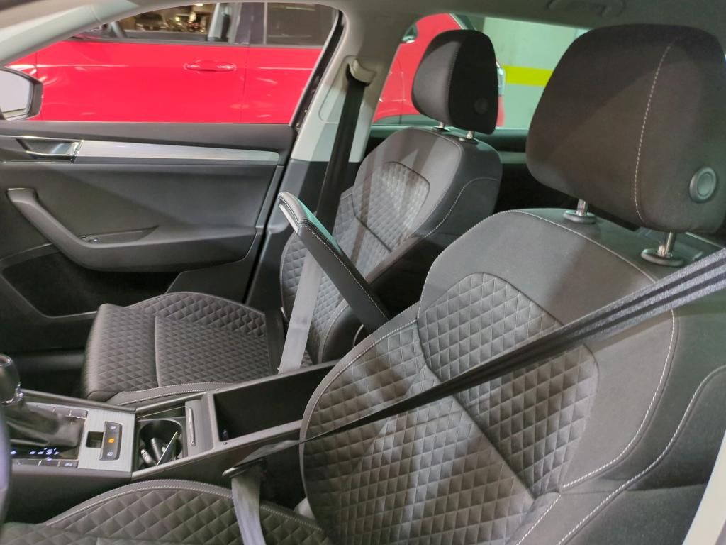 skoda-superb-2022-diesel-1968cc