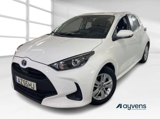 toyota-yaris-2023-hibrido-a-gasolina-1490cc