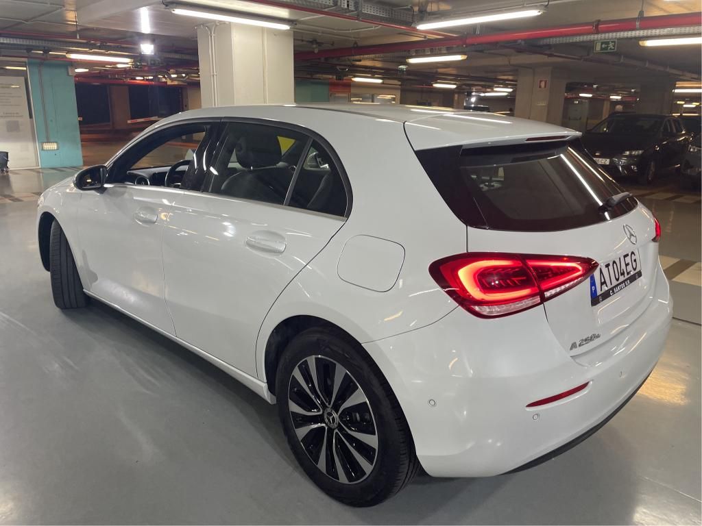 mercedes-benz-classe-a-2022-hibrido-a-gasolina-1332cc