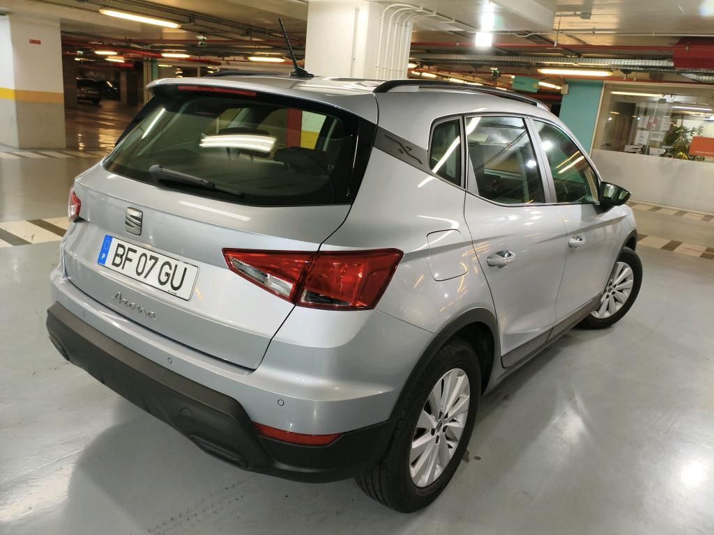 seat-arona-2023-gasolina-999cc