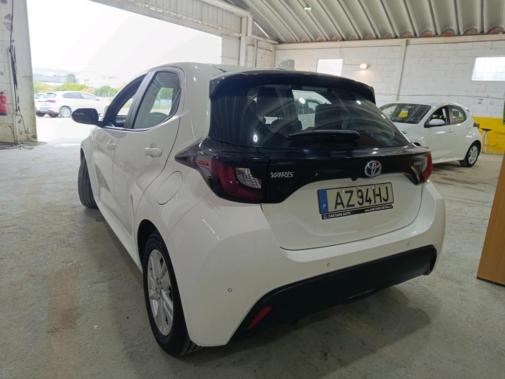 toyota-yaris-2023-hibrido-a-gasolina-1490cc