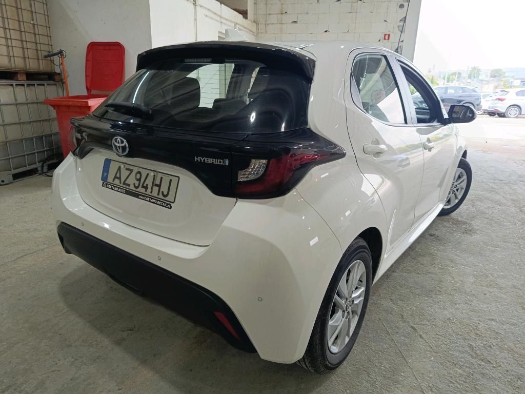 toyota-yaris-2023-hibrido-a-gasolina-1490cc